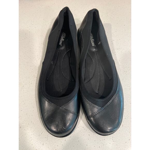 Cobbie Cuddlers size 8.5 black slip on flats shoes - Picture 2 of 3